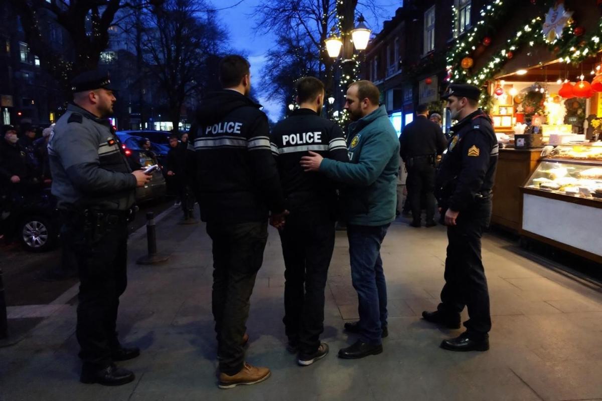 Terroranschlag auf Weihnachtsmarkt in Deutschland vereitelt, fünf Männer festgenommen